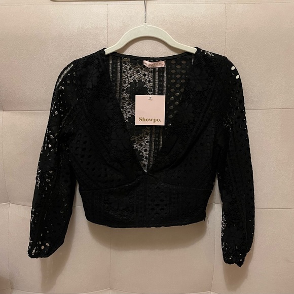 Showpo. Tops - Showpo crop blouse